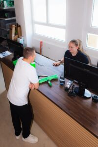 Einblick in den Abholmarkt der Heinrich Abken GmbH